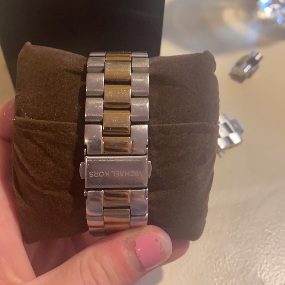 Michael Kors two tone watch with links and box - Picture 7 of 11